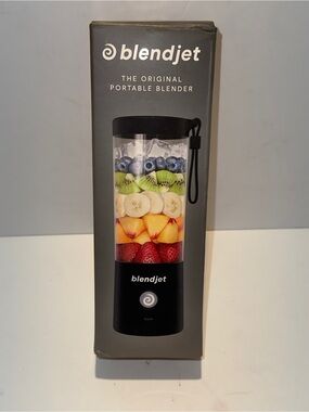 BlendJet 2, the Original Portable Blender, 20 oz, Black New In Box
